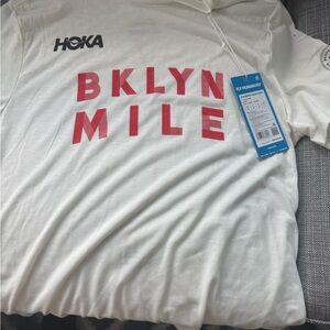 NWT Brooklyn Mile Hoka White T-Shirt Size Medium